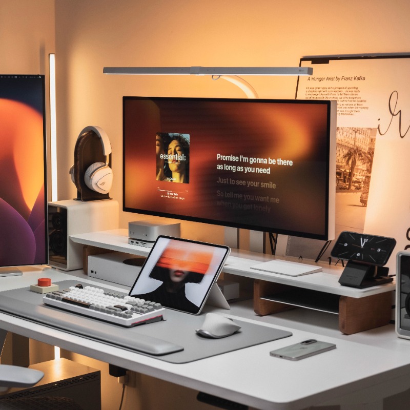 Desk Setup Laptop And Monitor - Современная подставка для монитора, эргономичная настольная